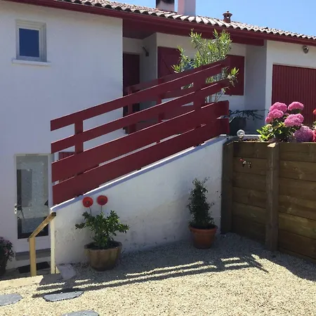 T1 Bis A Bidart, 2 Pers, 900m Plage, Terrasse Et Spa, Quartier Calme - Fr-1-495-137 * Bidart